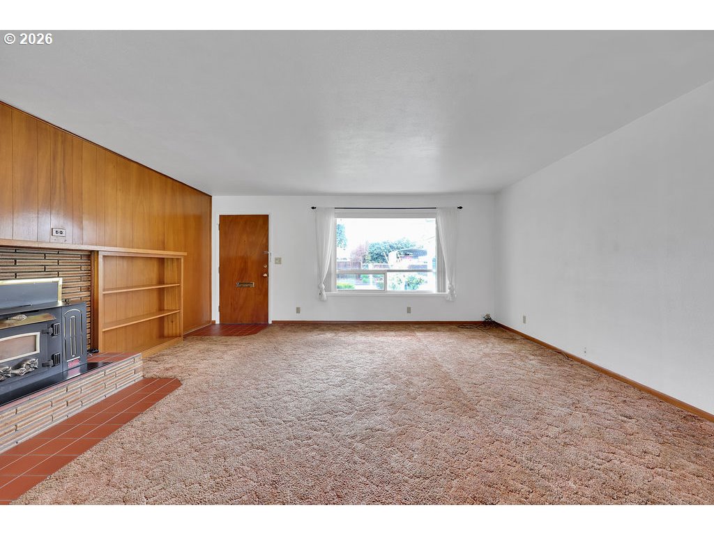 117 Allen Avenue Springfield, OR 97477 - Photo 4 of 43