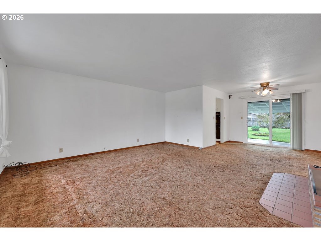 117 Allen Avenue Springfield, OR 97477 - Photo 8 of 43