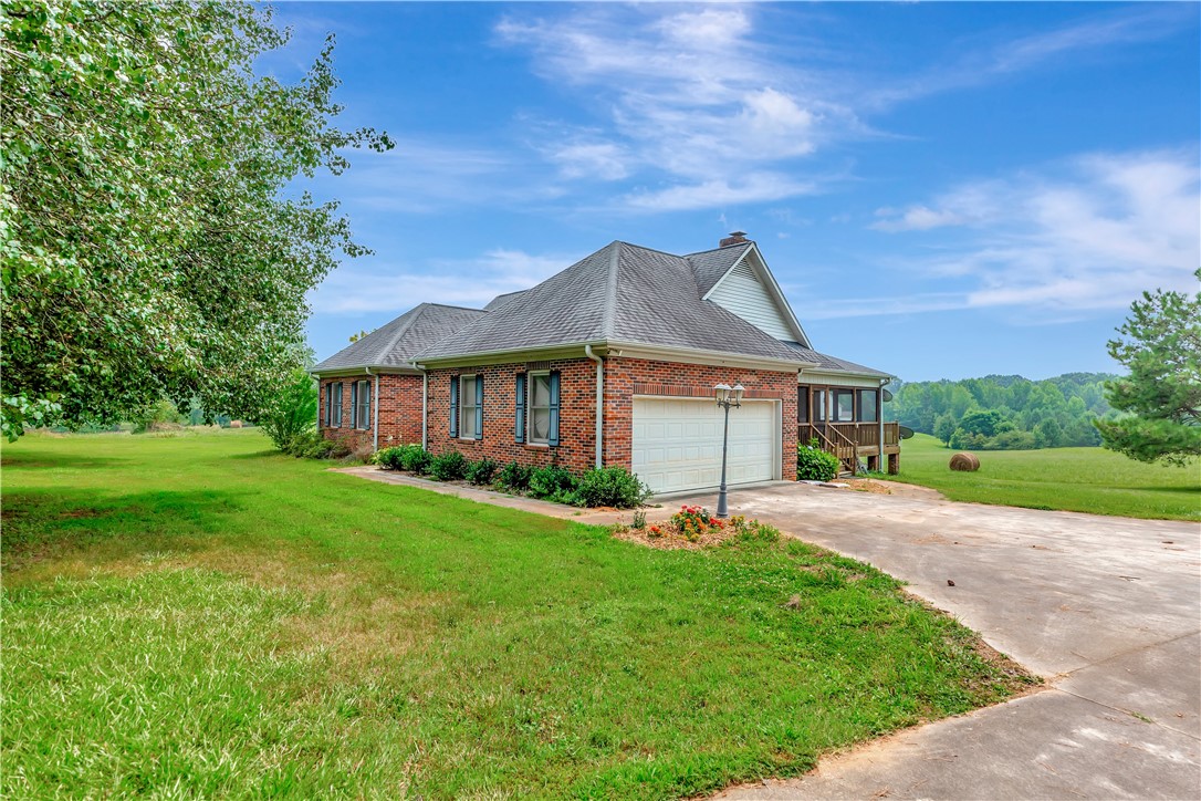 154 Brookbend Road Central, SC 29630 - Photo 2 of 41