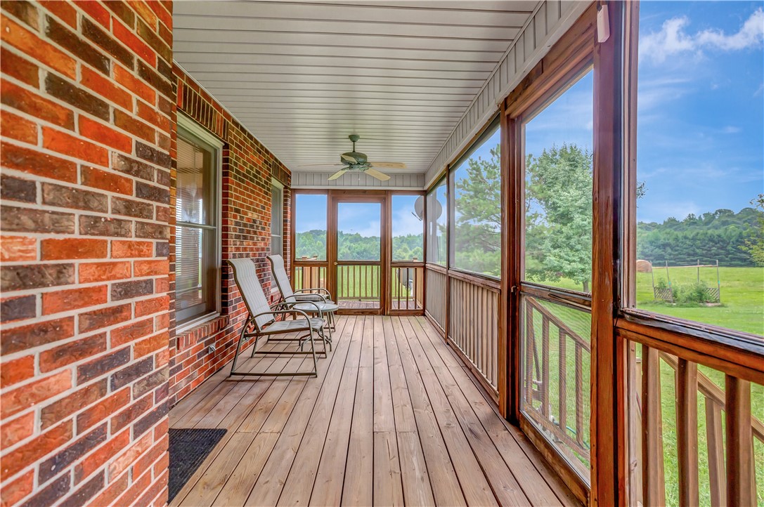 154 Brookbend Road Central, SC 29630 - Photo 3 of 41