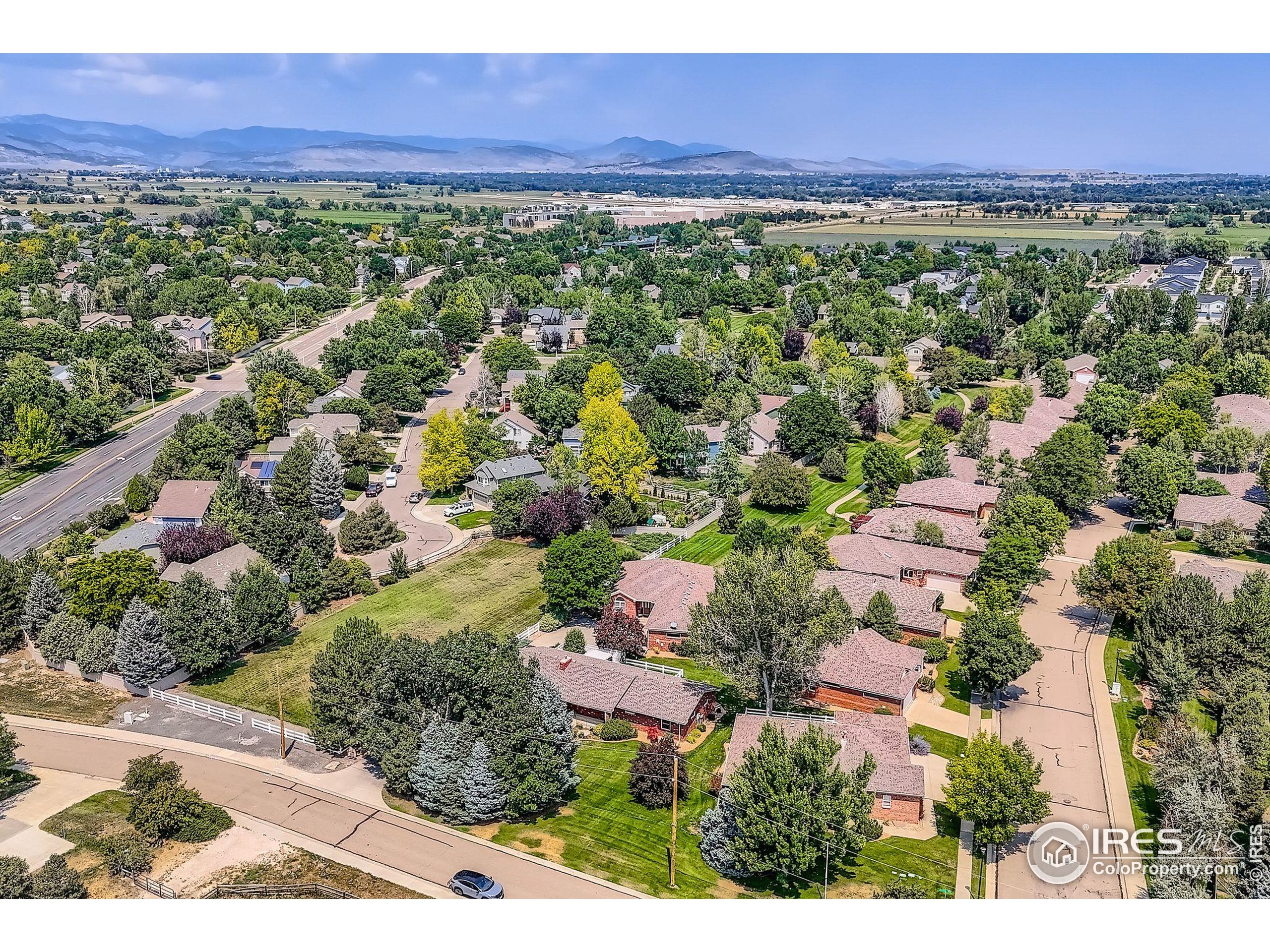 3600 Quail Road Longmont, CO 80503 - Photo 7 of 39 a view of a yard with a street