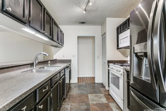 $270,000 | 16246 Bear Run Street, San Antonio, TX 78247