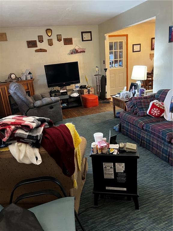 343 Vanderbilt Road Connellsville, PA 15425 - Photo 16 of 33 Living room