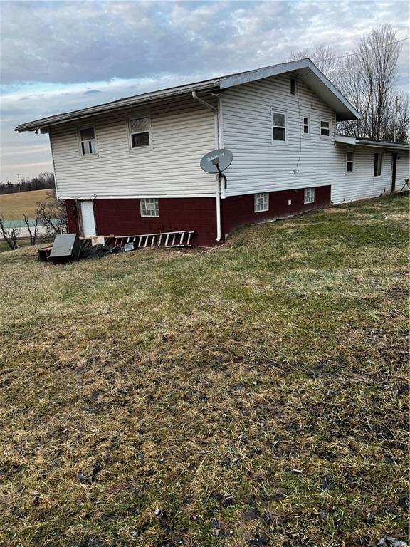 343 Vanderbilt Road Connellsville, PA 15425 - Photo 3 of 33 Other side of house