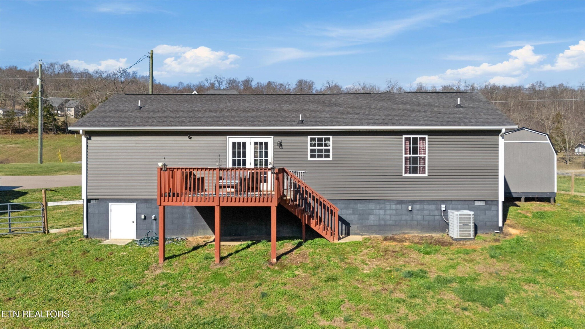 400 Hubbs Grove Road Maynardville, TN 37807 - Photo 36 of 46 an aerial view of a house with table and chairs