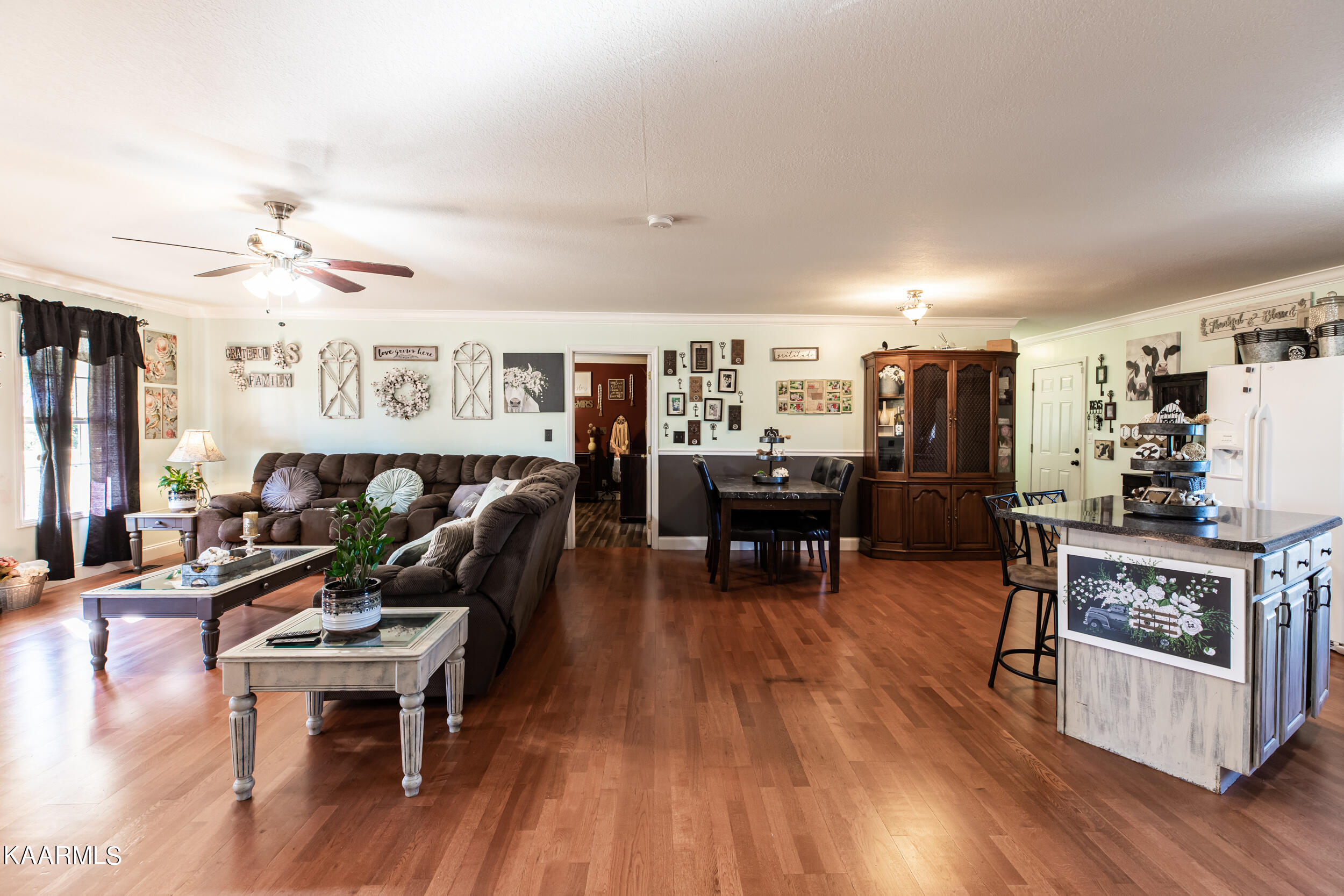 2813 Pinecrest Road Jacksboro, TN 37757 - Photo 33 of 34 Open Floor Plan