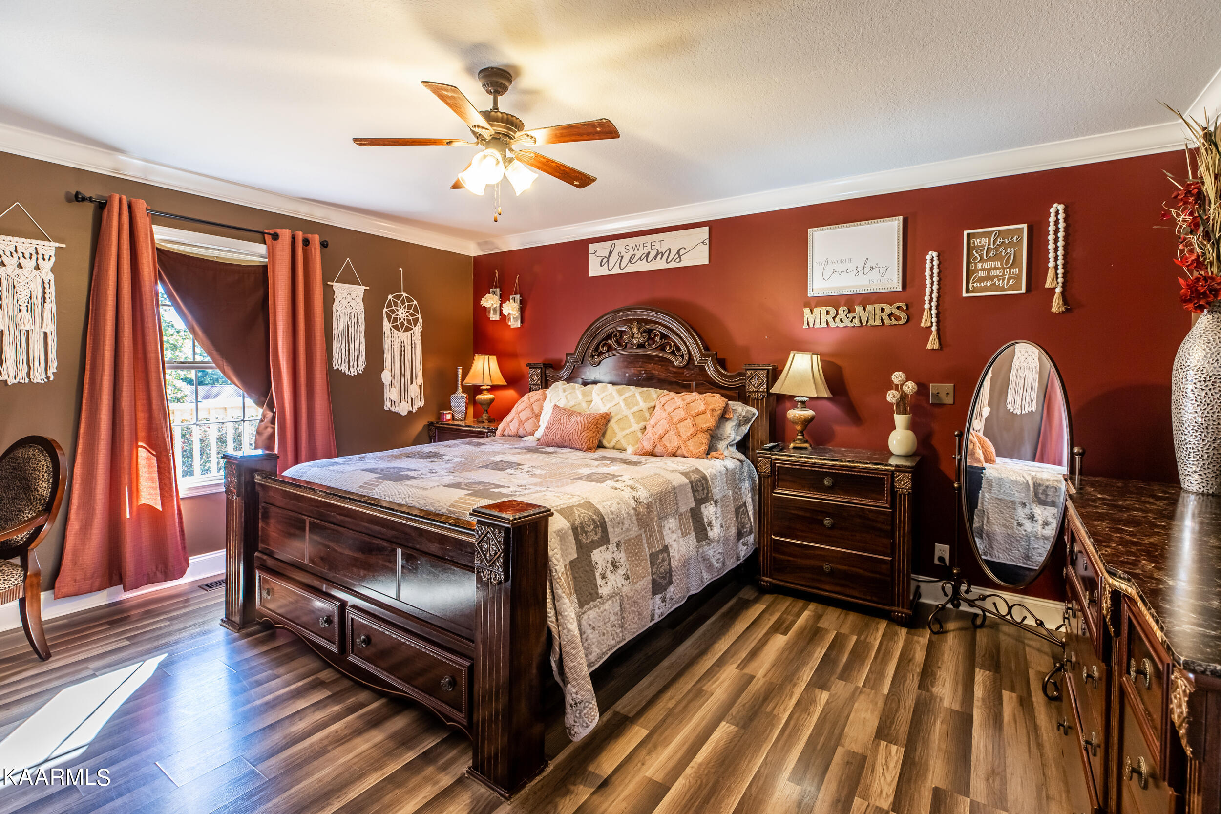 2813 Pinecrest Road Jacksboro, TN 37757 - Photo 15 of 34 Master Suite