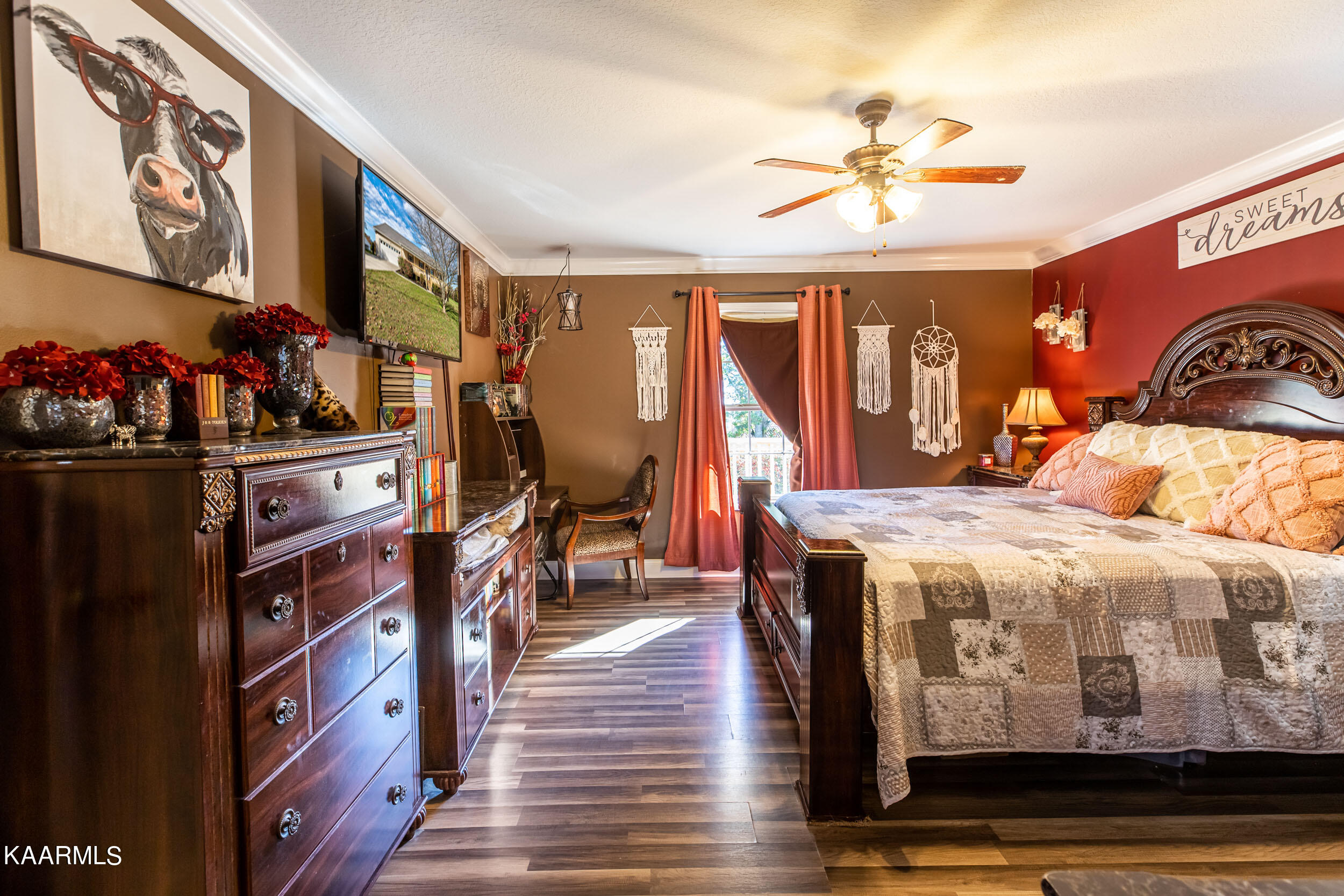 2813 Pinecrest Road Jacksboro, TN 37757 - Photo 16 of 34 Master Suite