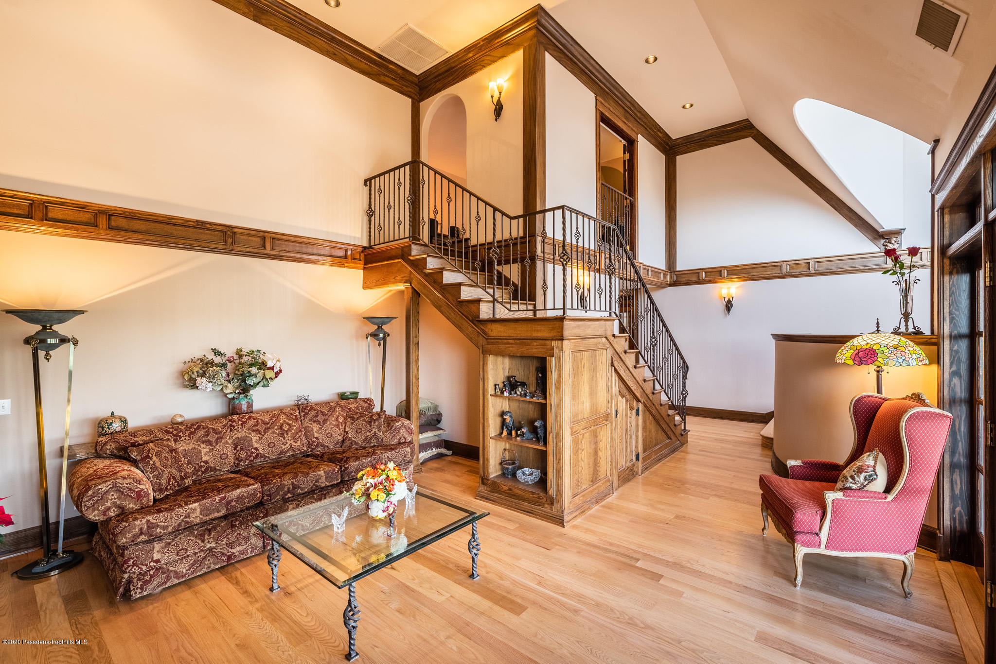 150 Sequoia Drive Pasadena, CA 91105 - Photo 5 of 53 a living room with furniture