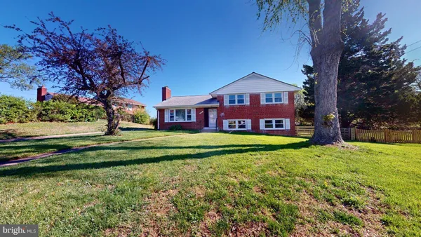 $3,995 | 4603 Kling Drive, Alexandria, VA 22312