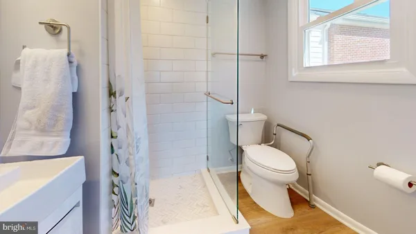 $3,995 | 4603 Kling Drive, Alexandria, VA 22312