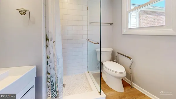 $3,995 | 4603 Kling Drive, Alexandria, VA 22312