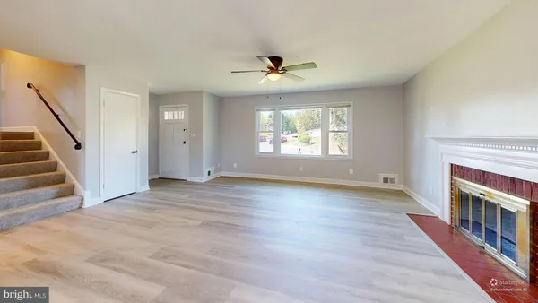 $3,995 | 4603 Kling Drive, Alexandria, VA 22312