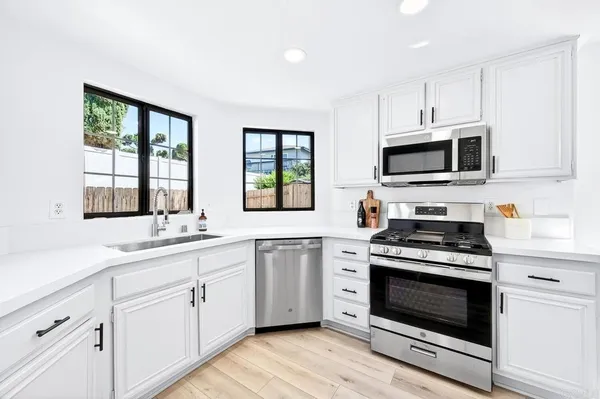$899,000 | 1948 Villa Del Dios, Escondido, CA 92029