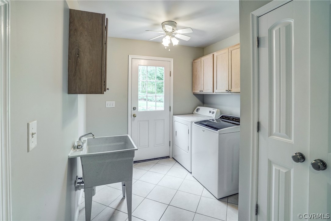 2855 Red Lane Road Powhatan, VA 23139 - Photo 16 of 42 a kitchen with a refrigerator and a sink