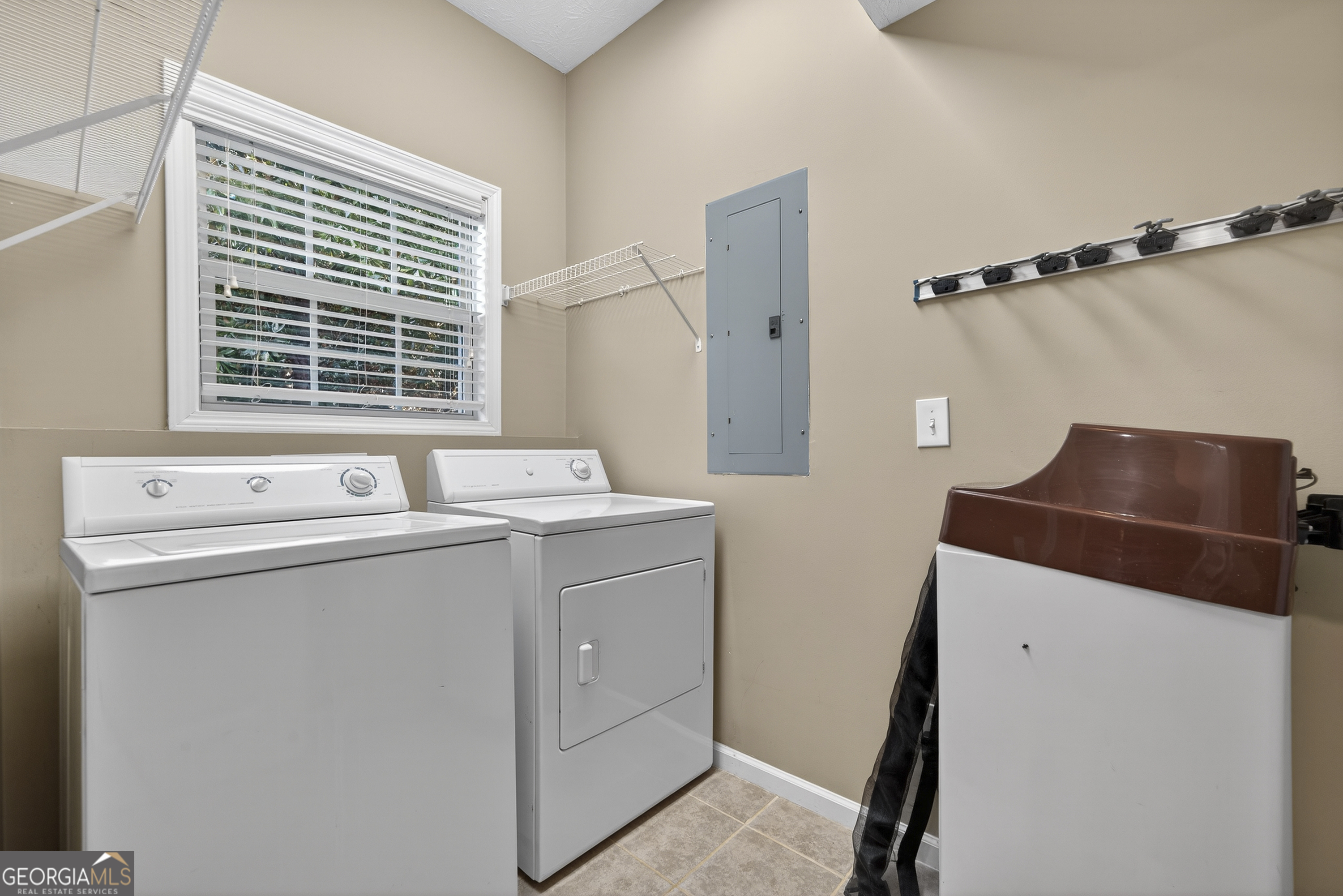 549 Old Phoenix Road Northeast, Unit 101 Eatonton, GA 31024 - Photo 3 of 54