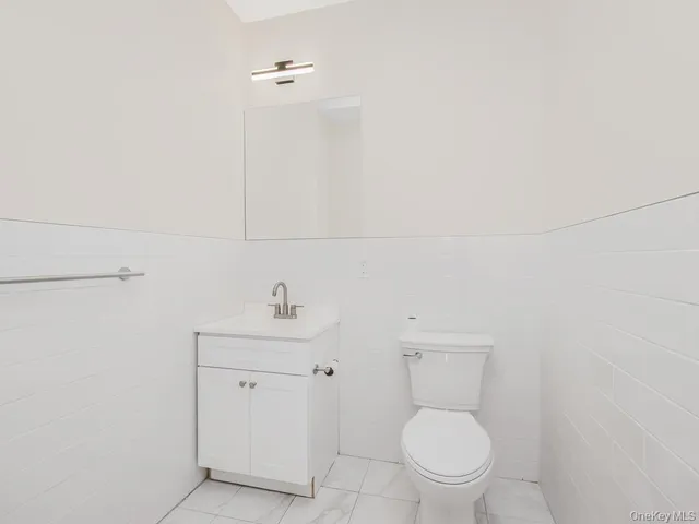 $3,000 | 409 Warburton Avenue, Unit 5A, Yonkers, NY 10701