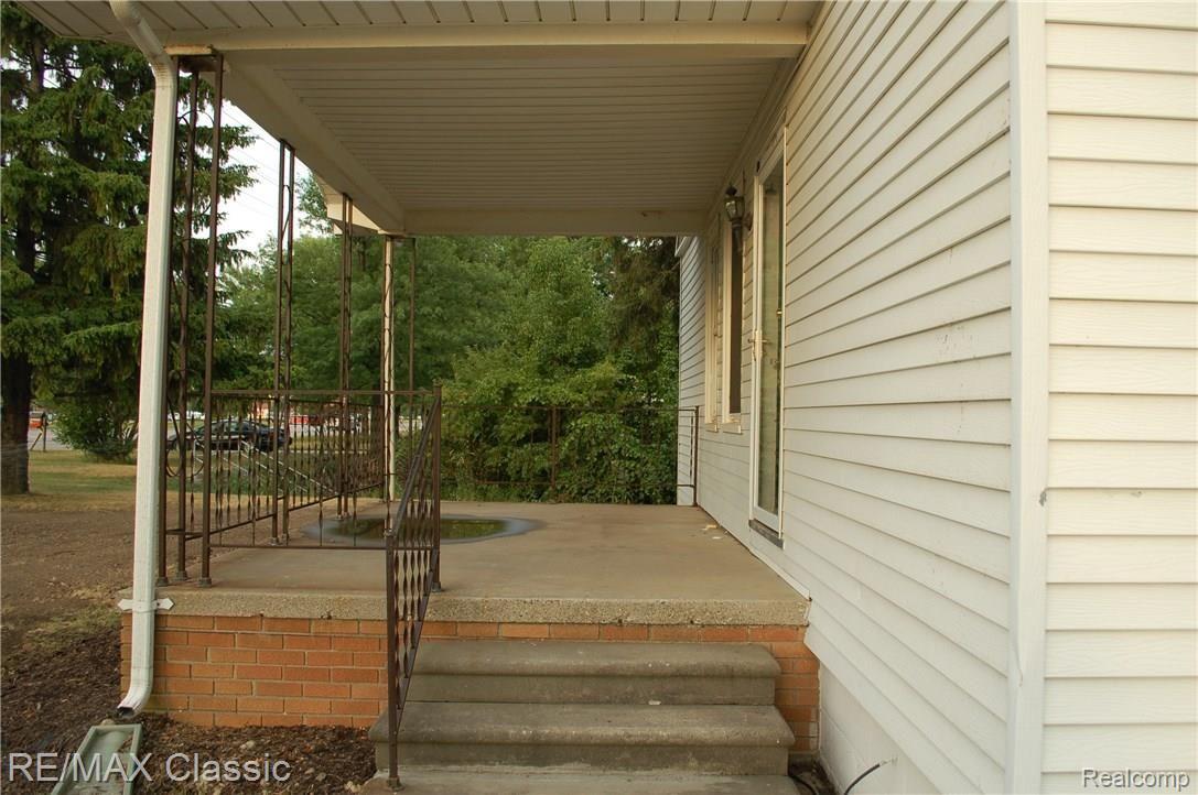 21520 21 Mile Road Macomb, MI 48044 - Photo 9 of 47 DSC_0002.JPG