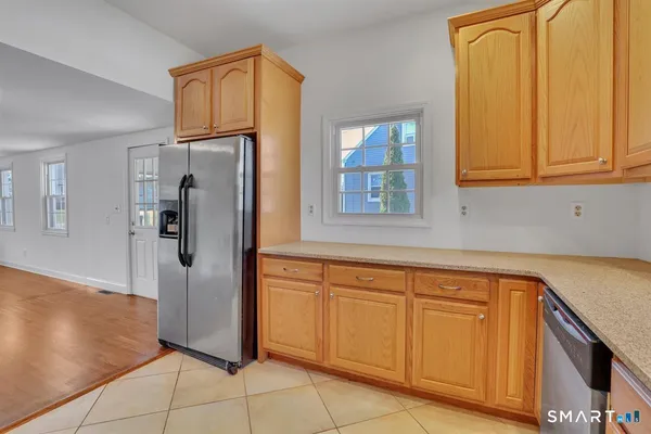 $420,000 | 57 Vineyard Road, North Haven, CT 06473