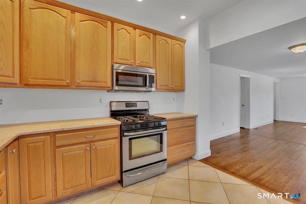 57 Vineyard Road North Haven, CT 06473 - Photo 13 of 35