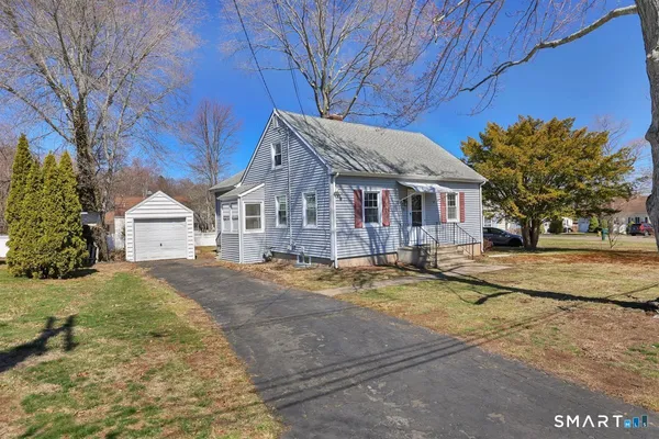 $420,000 | 57 Vineyard Road, North Haven, CT 06473