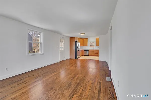 $420,000 | 57 Vineyard Road, North Haven, CT 06473