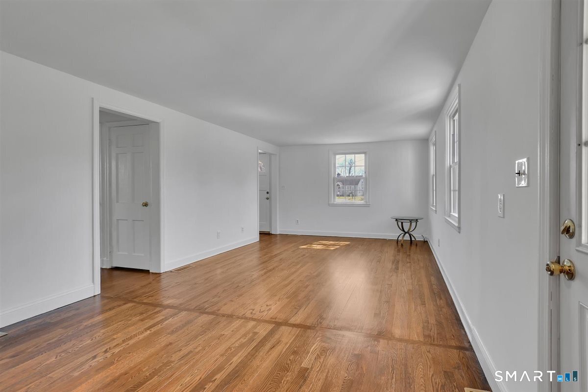 57 Vineyard Road North Haven, CT 06473 - Photo 8 of 35