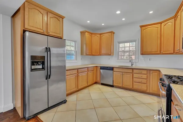 $420,000 | 57 Vineyard Road, North Haven, CT 06473