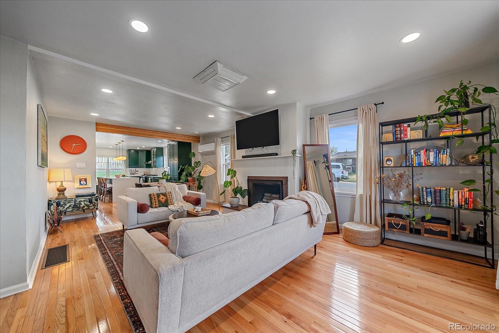 49 Bryant Way Denver, CO 80219 - Photo 11 of 34