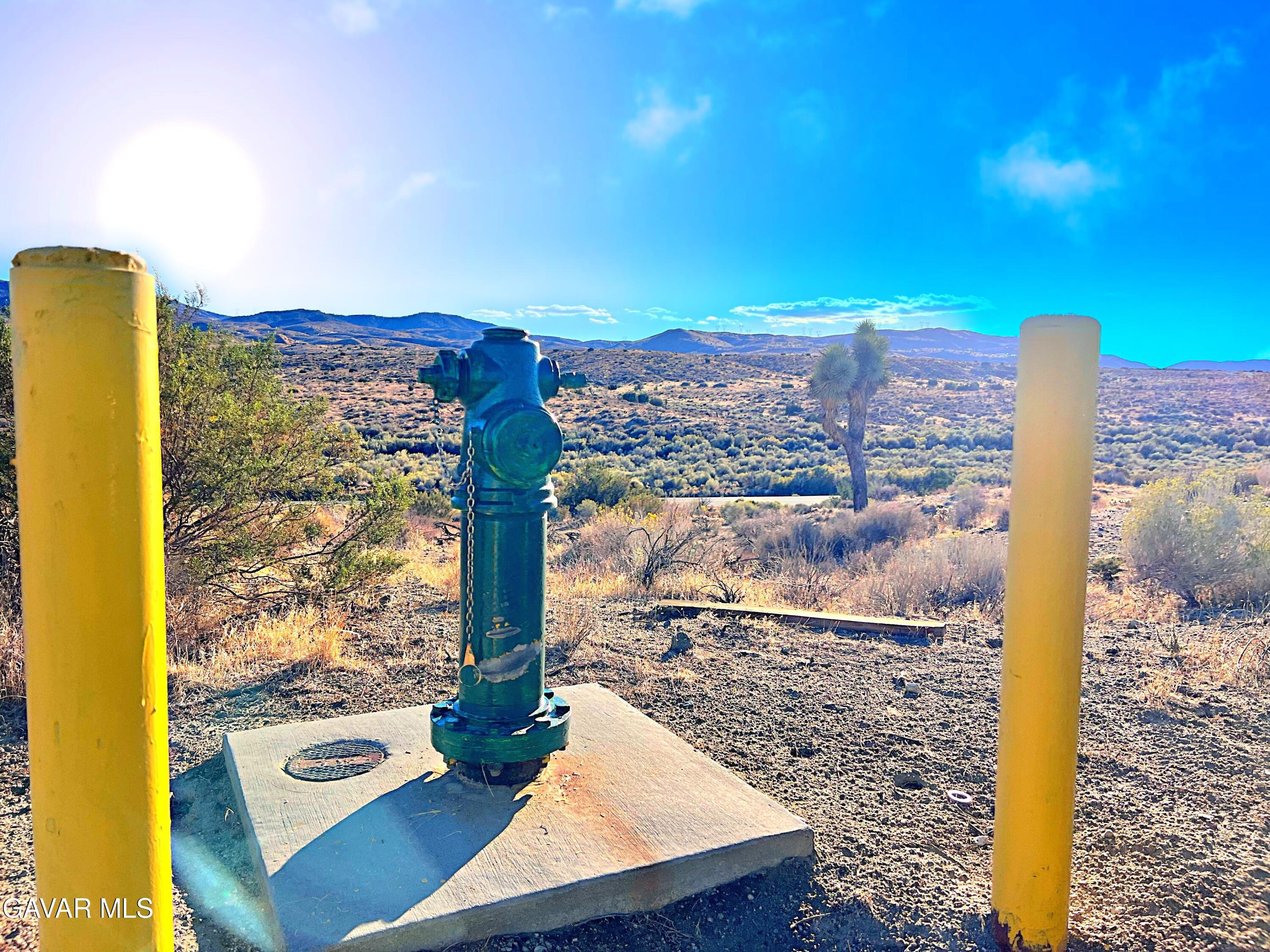 Vac/barrel Spring Road Palmdale, CA 93552 - Photo 17 of 33 a view of a city from a terrace