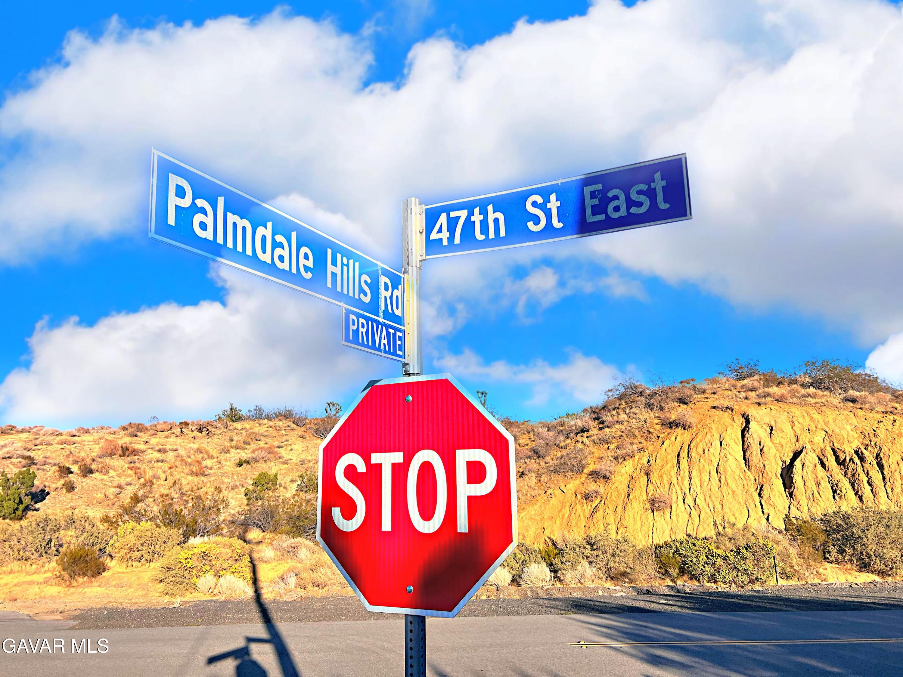 Vac/barrel Spring Road Palmdale, CA 93552 - Photo 2 of 33 a close up of a street sign