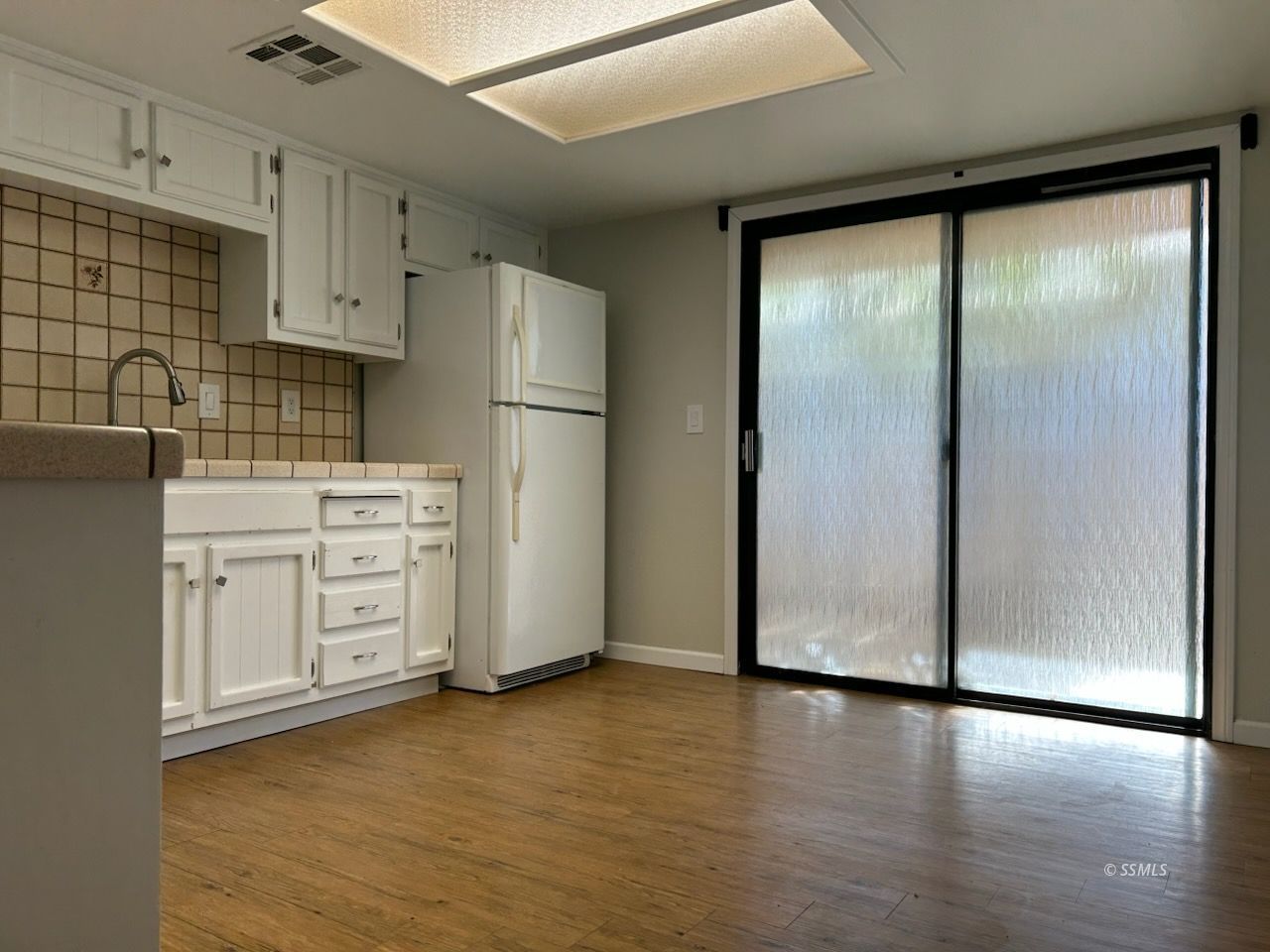 912 West Graaf Avenue Ridgecrest, CA 93555 - Photo 5 of 12