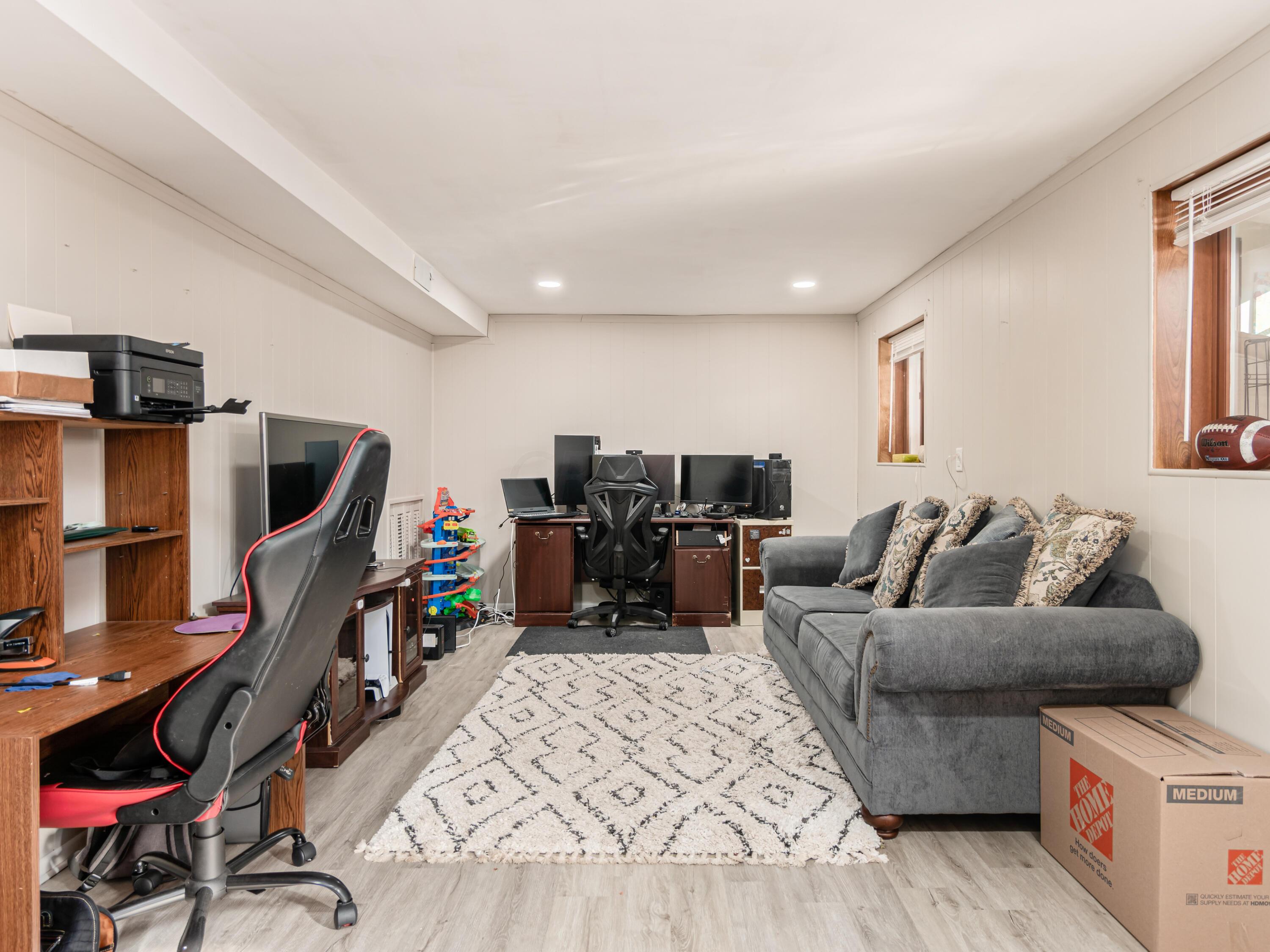 4943 Justin Road Columbus, OH 43227 - Photo 14 of 33 Family Room