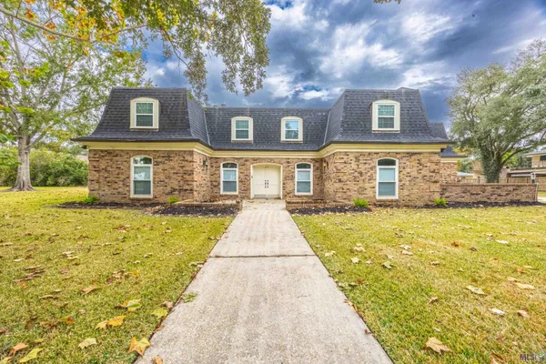$369,000 | 43 Parkway Creek, Houma, LA 70364