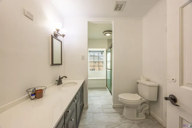 $379,000 | 43 Parkway Creek, Houma, LA 70364