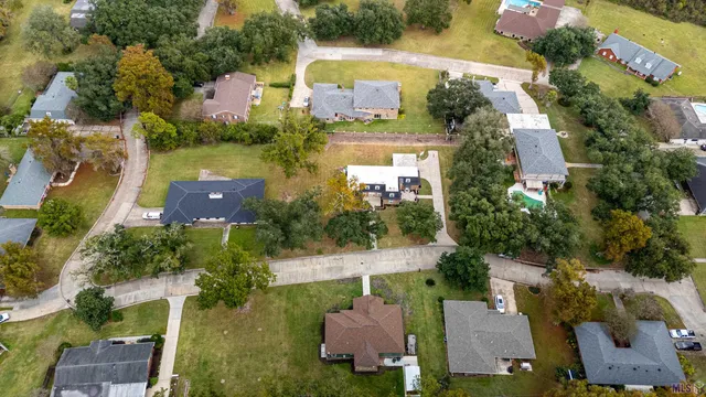 $379,000 | 43 Parkway Creek, Houma, LA 70364