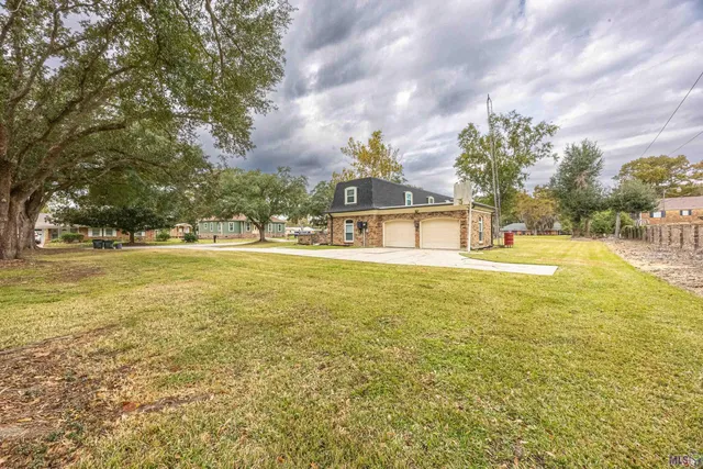 $379,000 | 43 Parkway Creek, Houma, LA 70364