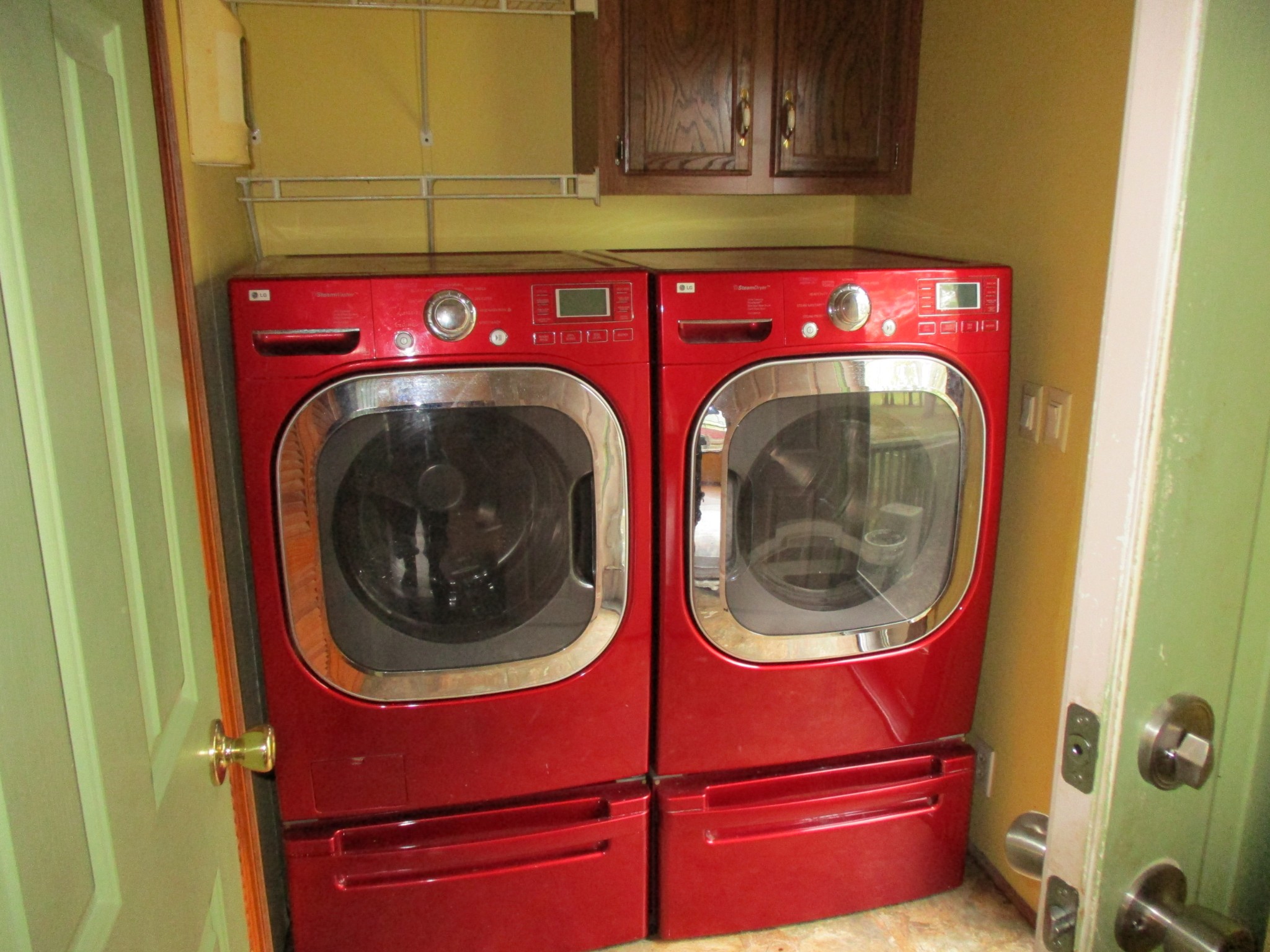 1112 Lecomte Road Dickson, TN 37055 - Photo 17 of 33 a utility room with dryer and washer