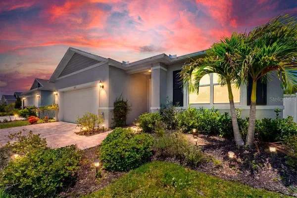 $3,900 | 7322 34th Court East, Sarasota, FL 34243