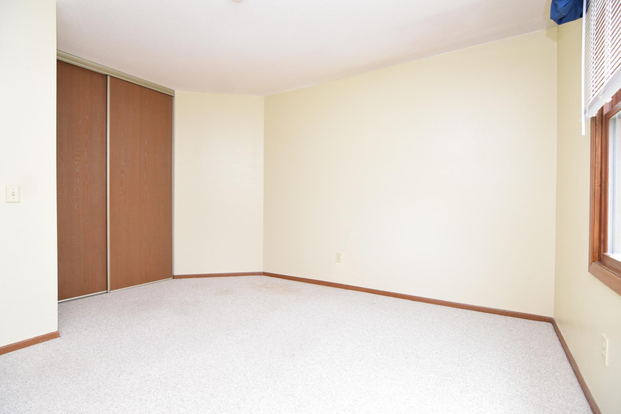 11039 Oregon Circle Bloomington, MN 55438 - Photo 24 of 32