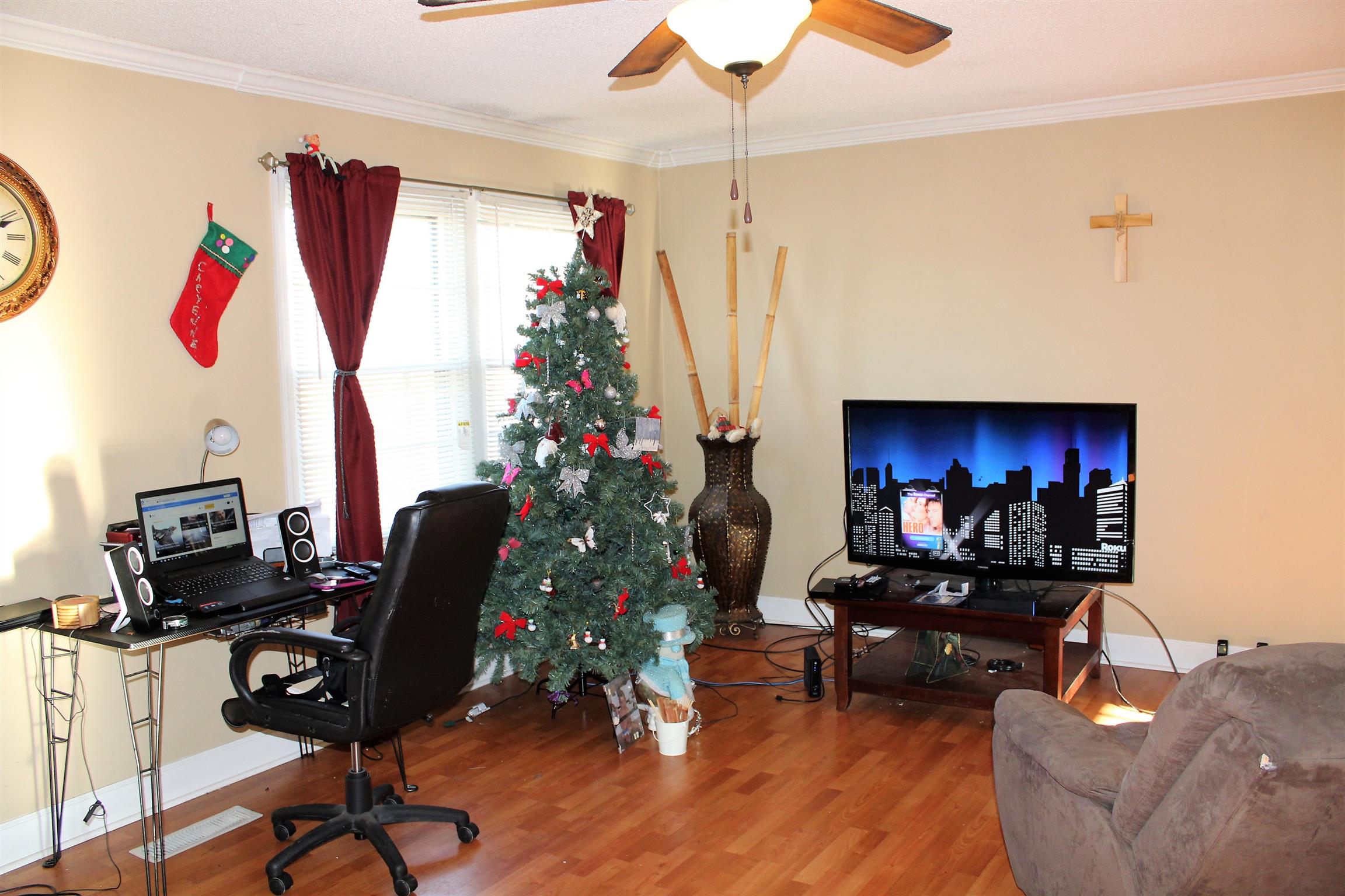 125 Jones Creek Road Dickson, TN 37055 - Photo 7 of 16 a living room with furniture and a window