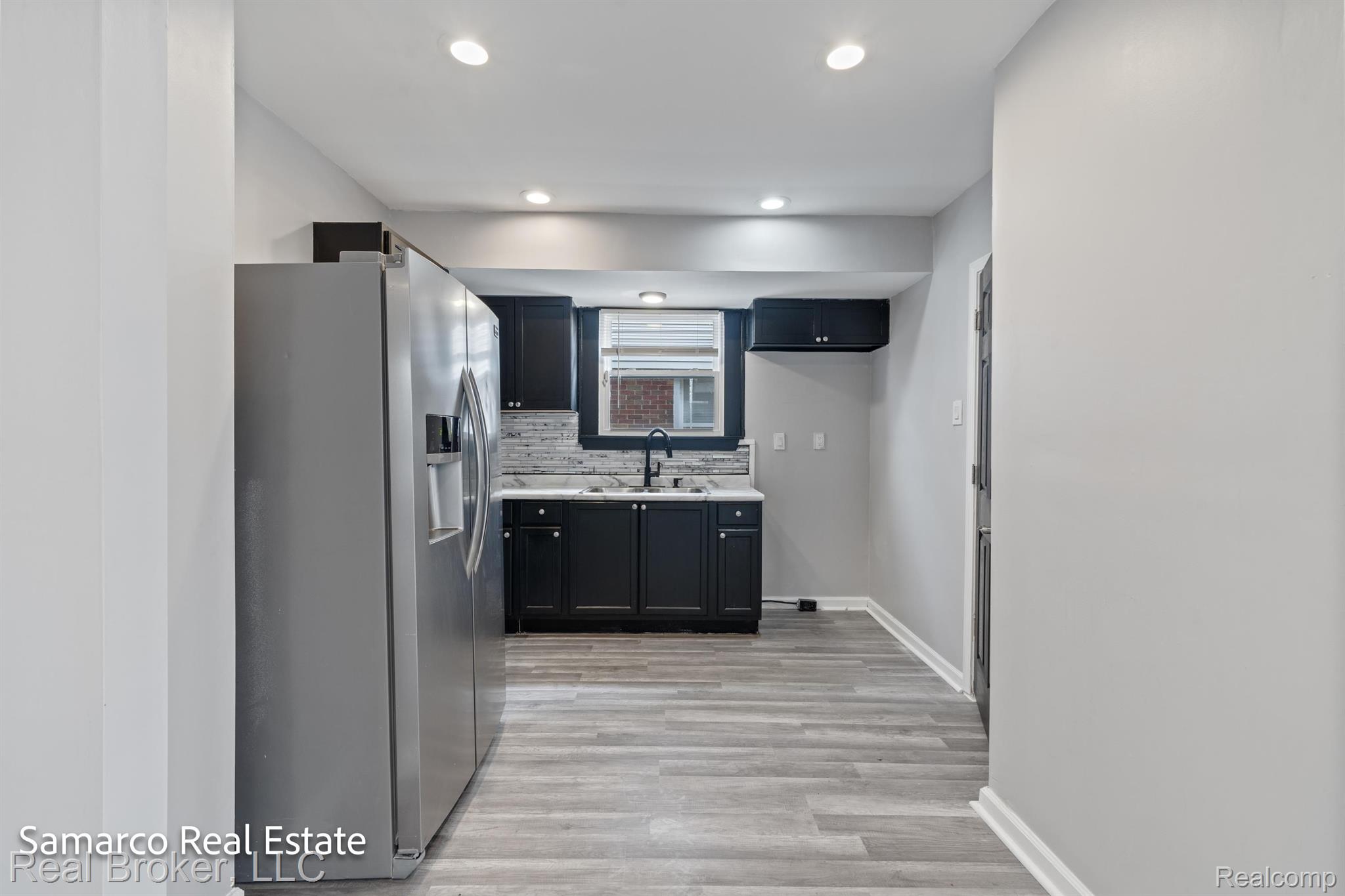9160 Devonshire Road Detroit, MI 48224 - Photo 18 of 37