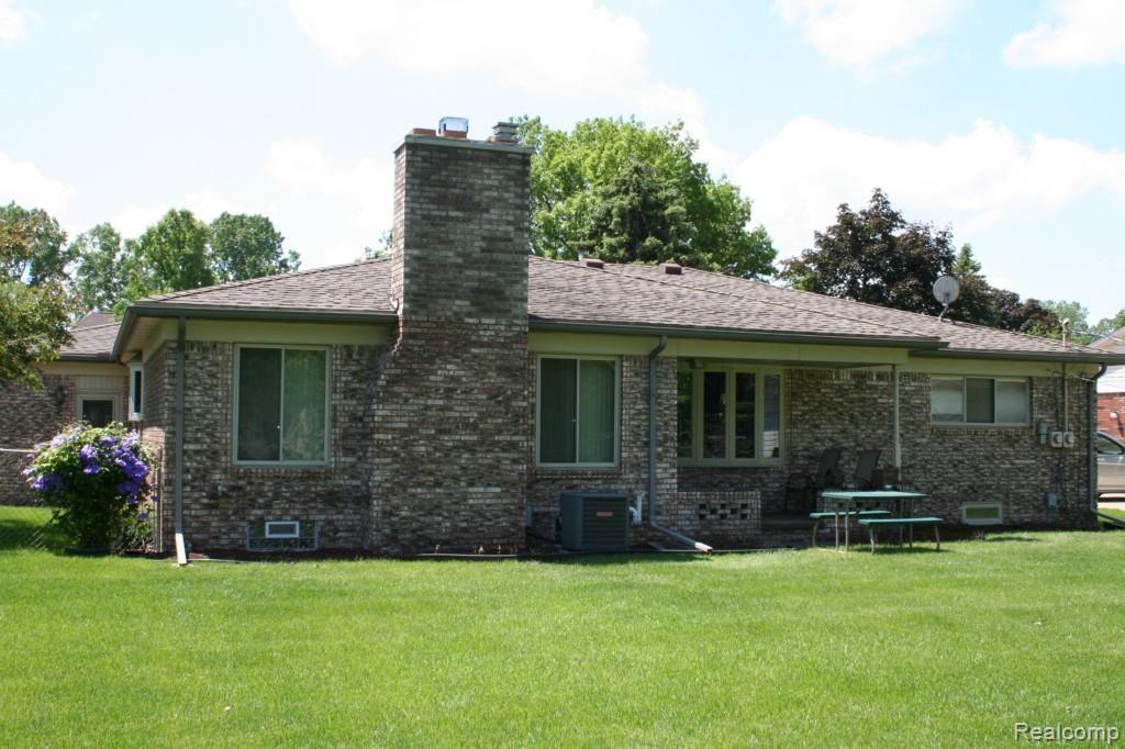 3541 Leason Road Sterling Heights, MI 48310 - Photo 36 of 38 IMG_5798.jpg