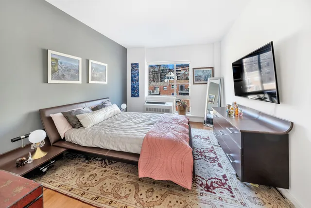 $599,000 | 460 West 236th Street, Unit 4B | Fieldston