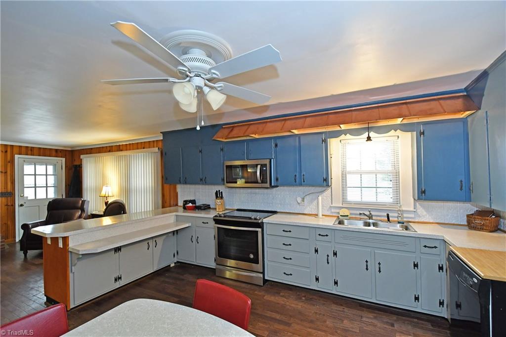 2486 Cook School Road Pilot Mountain, NC 27041 - Photo 12 of 30 Gallery Image 12