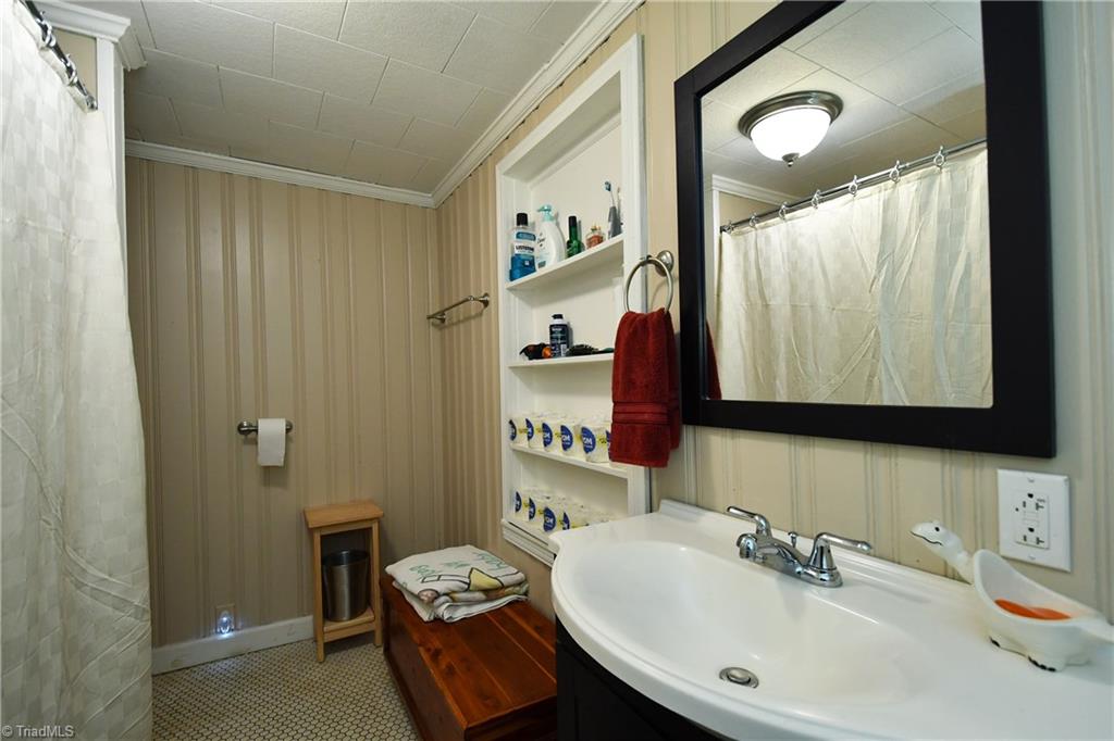 2486 Cook School Road Pilot Mountain, NC 27041 - Photo 17 of 30 Gallery Image 17