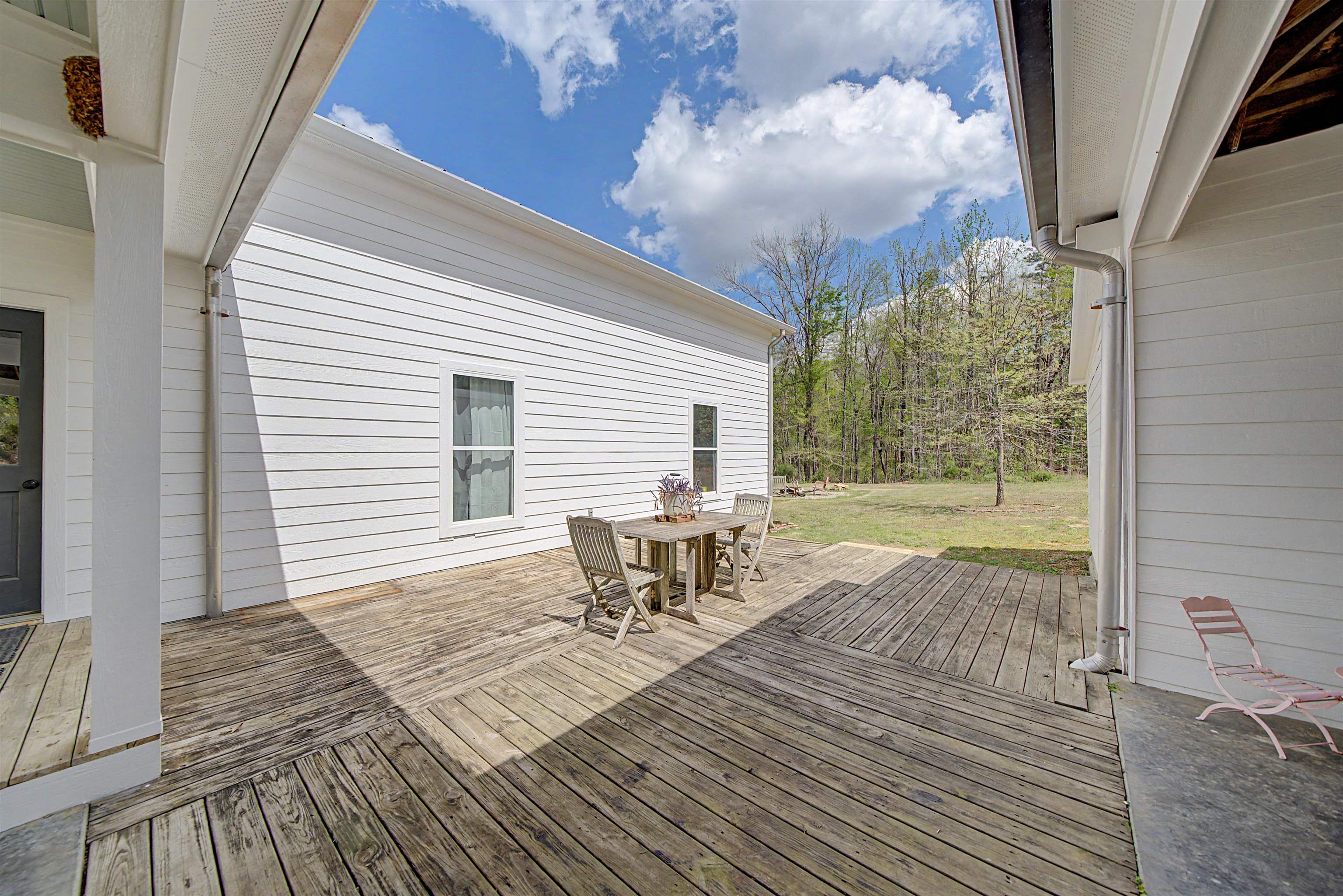 300 Grace Thomas Road Michie, TN 38357 - Photo 15 of 26 Deck featuring outdoor dining area
