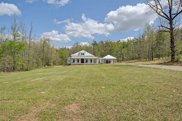 $539,000 | 300 Grace Thomas Road, Michie, TN 38357