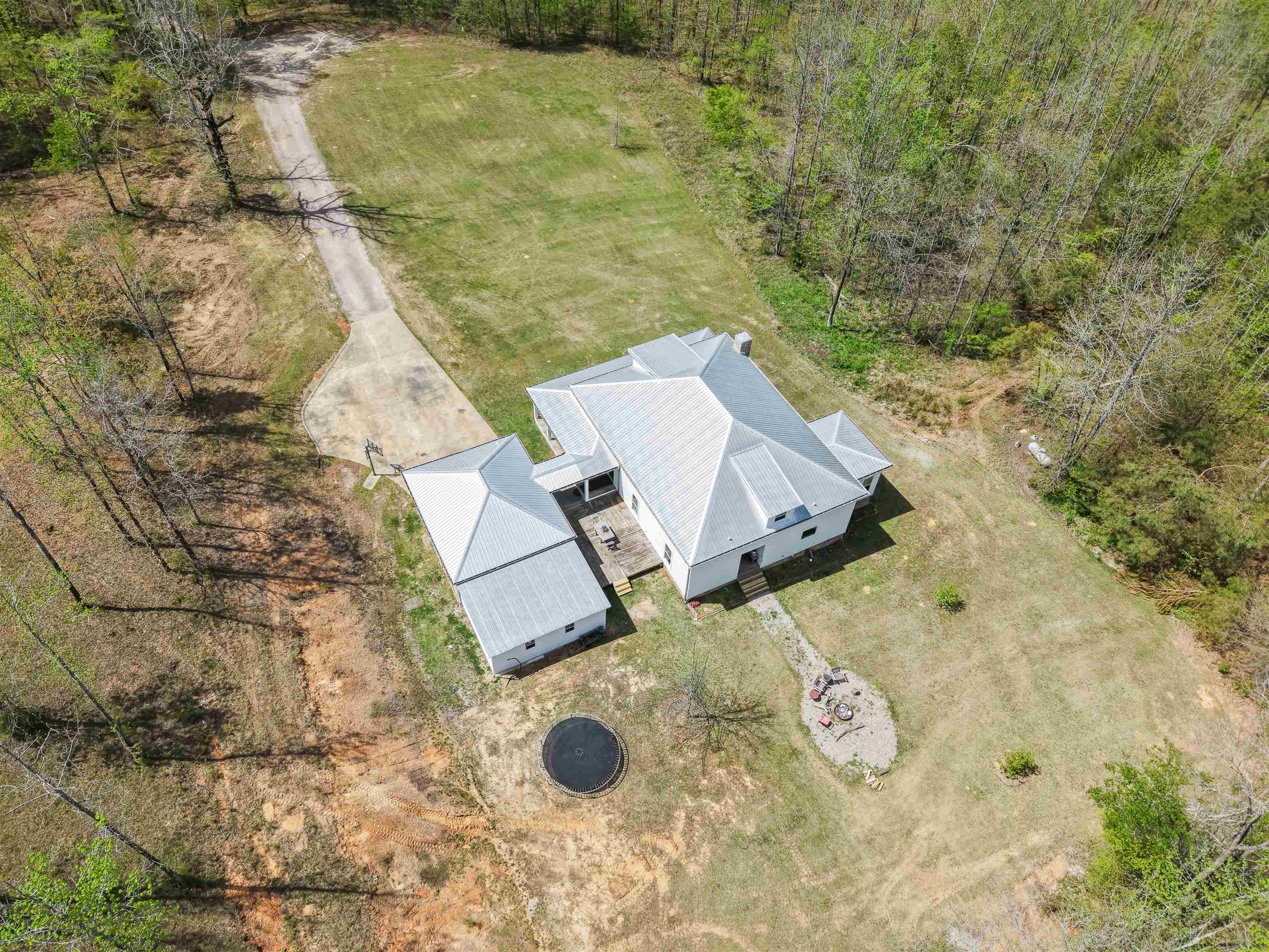 300 Grace Thomas Road Michie, TN 38357 - Photo 10 of 26