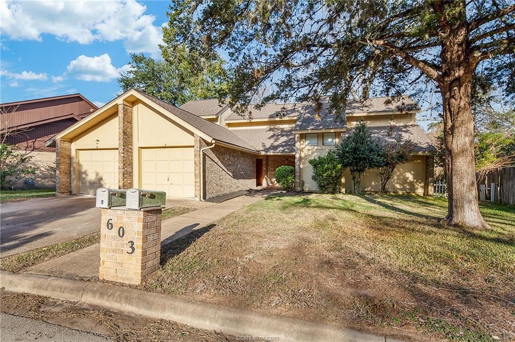 603 Cache Cove Court, Unit A Bryan, TX 77802 - Photo 4 of 37